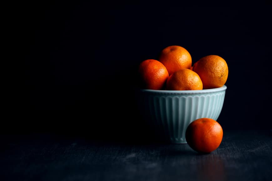 Stillevenfoto van een kom mandarijnen