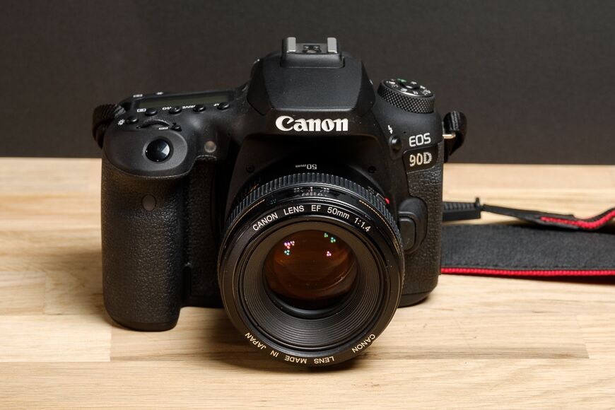 De Canon 90D met de Canon EF 50mm f/1.4 maakt een mooie combo.