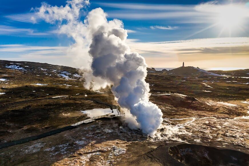 Gunnuhver Hot Springs is een actief geothermisch gebied van IJsland.