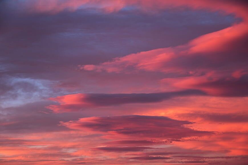 Abstracte wolken bij zonsopgang.