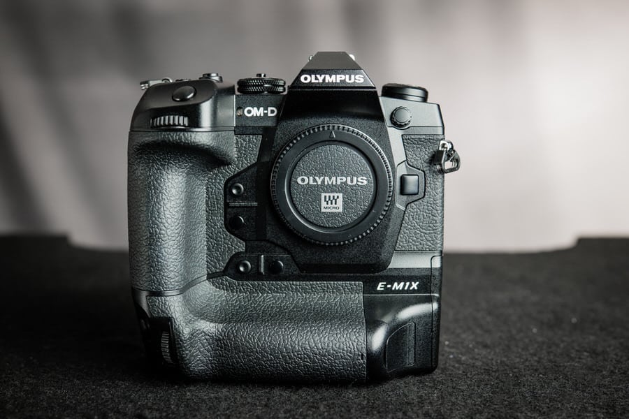 olympus-omd-em1X-review-body-front