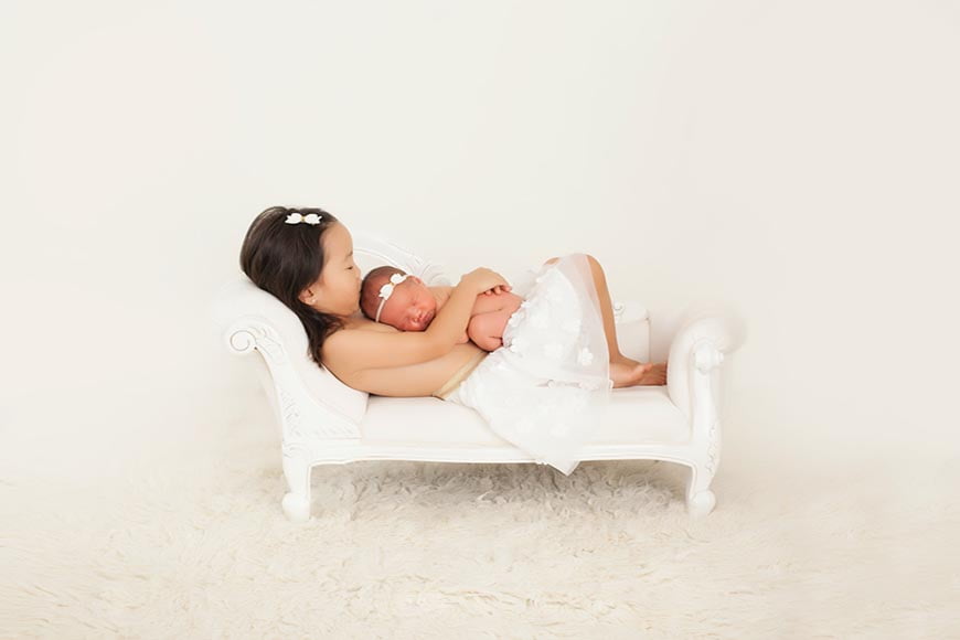 Babyformaat meubels zijn geweldig in foto's als pasgeboren fotografie rekwisieten. 